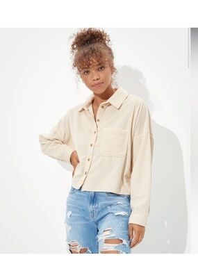 American Eagle Ivory Cropped Corduroy Button Up